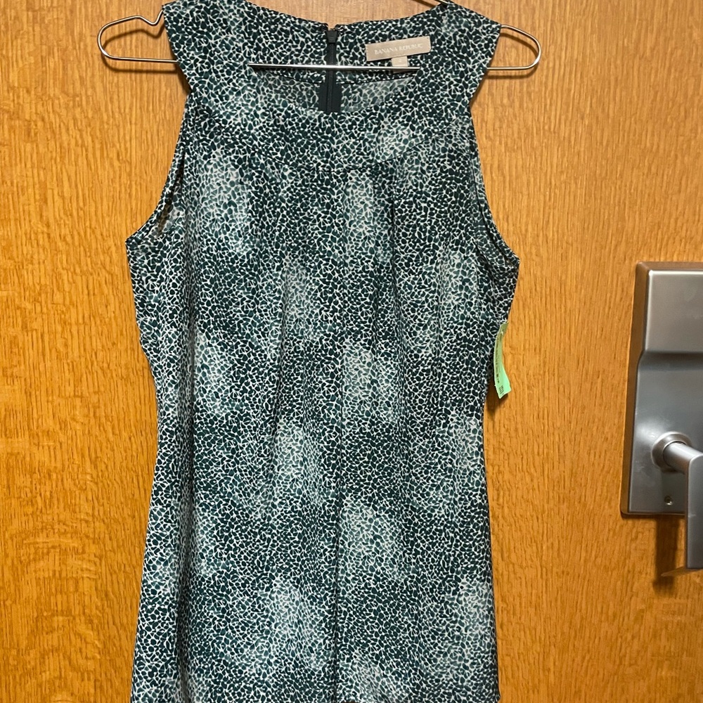 Banana Republic Sleeveless Green Blouse